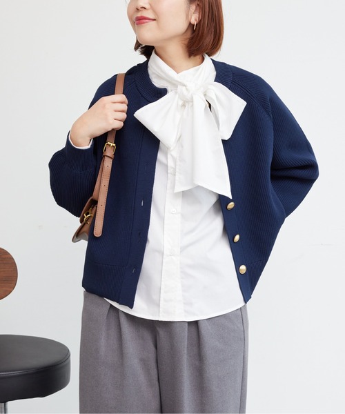 Chez toi（シェトワ）の「GLDボタン軽量ニットクルーカーディガン（ニット/セーター・レディース・アイボリー/レッド/ネイビー/ブラック・FREE）」の18枚目の写真