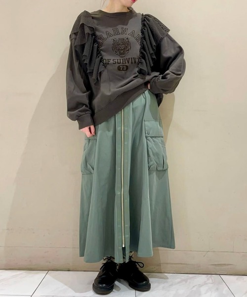 Sugar spoon(シュガースプーン)の「・SUGAR SPOON タイガーptラッフルスウェット(スウェット・レディース・チャコールグレー/杢グレー/アイボリー・FREE)」の7枚目の写真