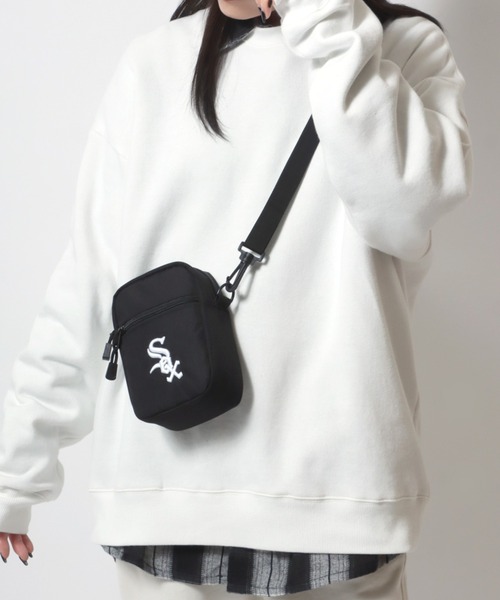 MLB（メジャーリーグベースボール）の「MLB/メジャーリーグベースボール  チームロゴ刺繍  ミニショルダー ポーチ（ショルダーバッグ・メンズ・ブラック/ネイビー/ブラウン/グリーン/ブラック系その他/ブルー系その他/ブラック系その他2・FREE）」の3枚目の写真