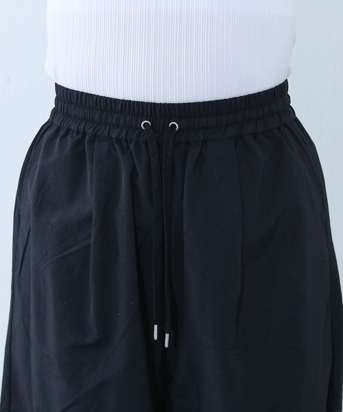 COLONY 2139(コロニートゥーワンスリーナイン)の「ナイロンカーブパンツ(その他パンツ・レディース・ピンク/オフホワイト/ブラック・SMALL/MEDIUM)」の10枚目の写真