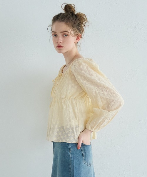 coca（coca）（コカ）の「フラワー刺繍コットンブラウス（シャツ/ブラウス・レディース・イエロー/ホワイト・L/M）」の5枚目の写真