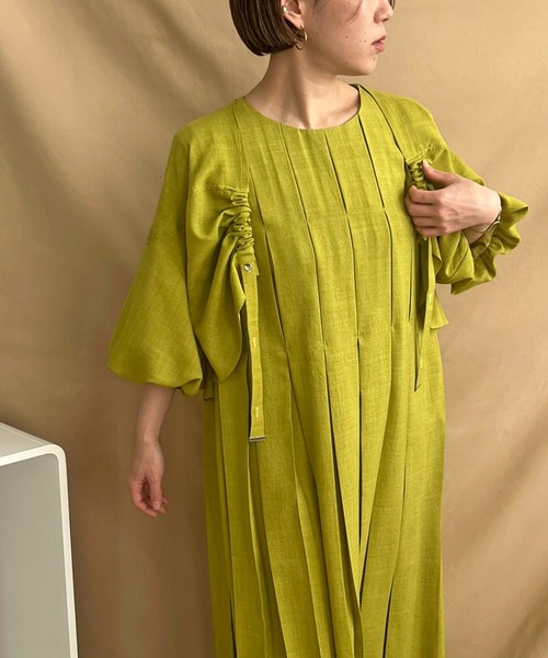 LHELBIE(レルビエ)の「テープデザインボレロ(カーディガン/ボレロ・レディース・ブラック/グレイッシュベージュ/イエロー系その他・M)」の1枚目の写真