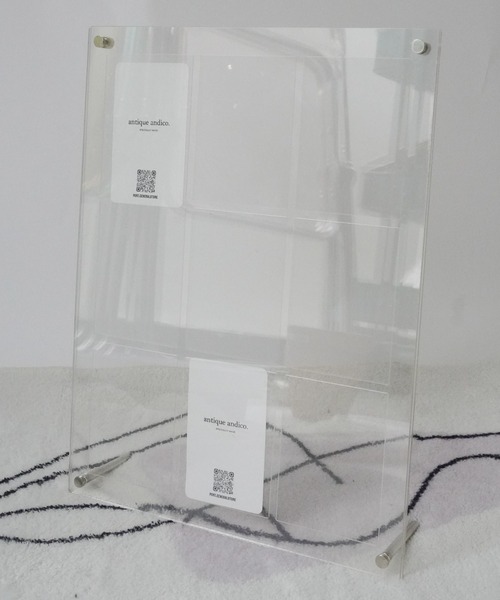 Port(ポート)の「【 antique andico / アンティーク アンディコ 】 スタンド アクリル フォトフレーム / トレカケース / アイドルフォトスタンド / 写真立て ( 9枚入れ ) #(フォトフレーム・レディース・クリア・FREE)」の5枚目の写真