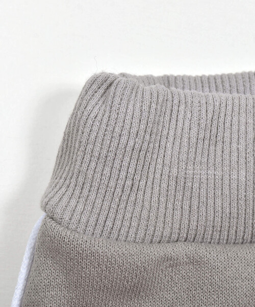 BeBe（ベベ）の「ミニウラケサガラ刺しゅうロゴハーフパンツ(80~150cm)（スウェットパンツ・キッズ・グレー/ネイビー・90cm/140cm/150cm/110cm/100cm/120cm/130cm/80ｃｍ）」の13枚目の写真