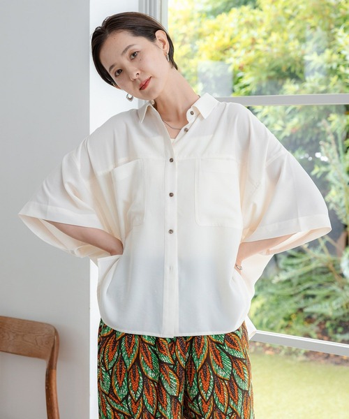 LEPSIM（レプシィム）の「マルチメリットカルゼ5分袖シャツ　124076（シャツ/ブラウス・レディース・アイボリー/ライトグリーン/ネイビー/グレー・FREE）」の5枚目の写真