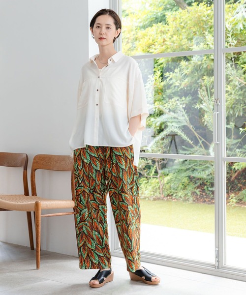 LEPSIM（レプシィム）の「マルチメリットカルゼ5分袖シャツ　124076（シャツ/ブラウス・レディース・アイボリー/ライトグリーン/ネイビー/グレー・FREE）」の8枚目の写真