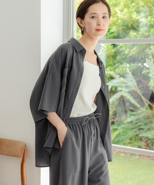 LEPSIM（レプシィム）の「マルチメリットカルゼ5分袖シャツ　124076（シャツ/ブラウス・レディース・アイボリー/ライトグリーン/ネイビー/グレー・FREE）」の13枚目の写真