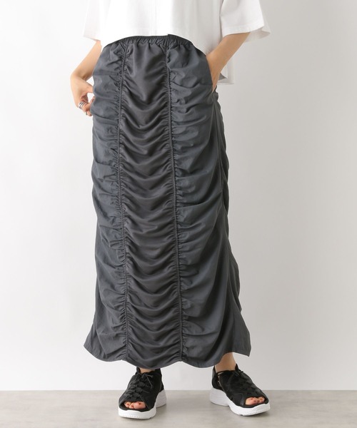 LEPSIM(レプシィム)の「異素材シャーリングスカート 116750(スカート・レディース・ブラック/アイボリー/チャコールグレー・FREE)」の3枚目の写真