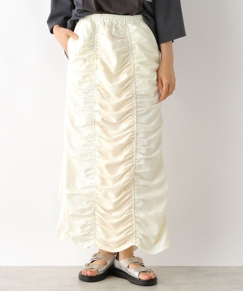 LEPSIM(レプシィム)の「異素材シャーリングスカート 116750(スカート・レディース・ブラック/アイボリー/チャコールグレー・FREE)」の4枚目の写真