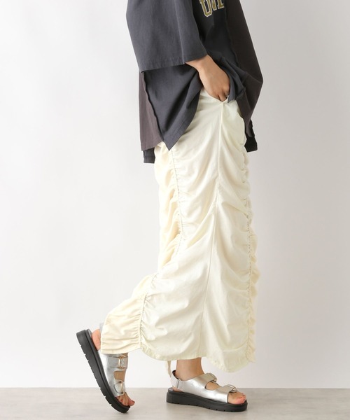 LEPSIM(レプシィム)の「異素材シャーリングスカート 116750(スカート・レディース・ブラック/アイボリー/チャコールグレー・FREE)」の5枚目の写真