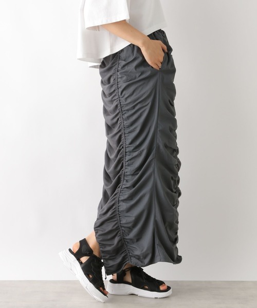 LEPSIM(レプシィム)の「異素材シャーリングスカート 116750(スカート・レディース・ブラック/アイボリー/チャコールグレー・FREE)」の17枚目の写真