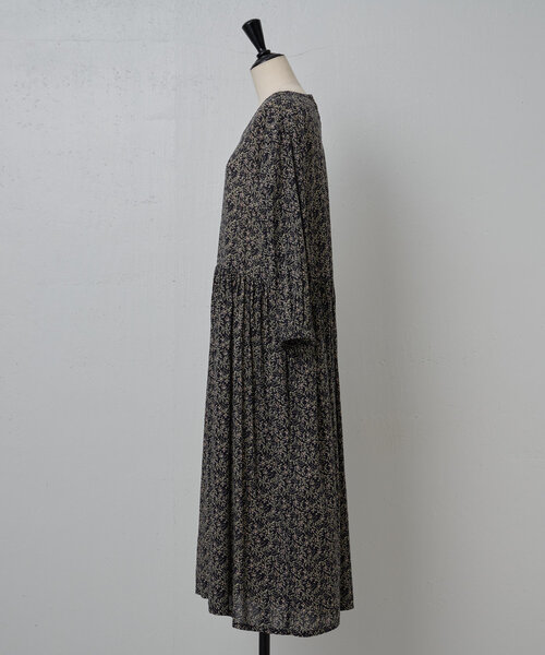 BEARDSLEY ビアズリー プリントギャザーワンピ ロング ゆったり BEARDSLEY｜リーフプリントギャザーワンピース | Rakuten Fashion(楽天