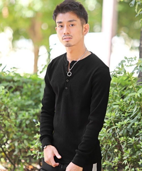 LUXSTYLE(ラグスタイル)の「ワッフルヘンリーネック長袖Tシャツ(Tシャツ/カットソー・メンズ・グレー/ピンク/ベージュ/ブラック/カーキ/ネイビー/ホワイト・XL/L/M)」の3枚目の写真