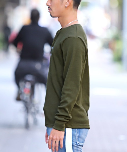 LUXSTYLE(ラグスタイル)の「ワッフルヘンリーネック長袖Tシャツ(Tシャツ/カットソー・メンズ・グレー/ピンク/ベージュ/ブラック/カーキ/ネイビー/ホワイト・XL/L/M)」の9枚目の写真