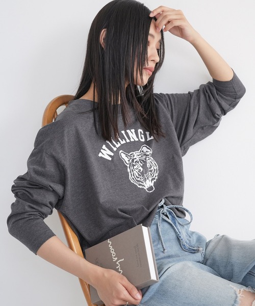 mili an deni(ミリアンデニ)の「カレッジプリントロンT(Tシャツ/カットソー・レディース・ネイビー/ブラック/チャコールグレー/オフホワイト・L/M)」の3枚目の写真