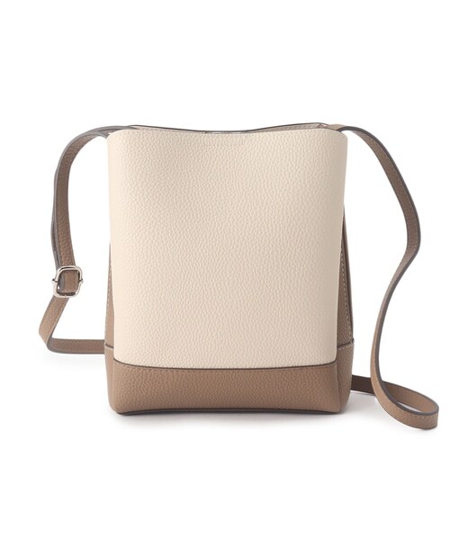 SHOO・LA・RUE（シューラルー）の「◆【軽量】ふわっと軽い 3層ショルダーバッグ（ショルダーバッグ・レディース・ベージュ系4/グレー系4/シルバー・00）」の2枚目の写真