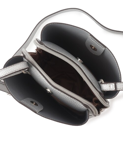 SHOO・LA・RUE（シューラルー）の「◆【軽量】ふわっと軽い 3層ショルダーバッグ（ショルダーバッグ・レディース・ベージュ系4/グレー系4/シルバー・00）」の9枚目の写真