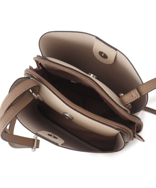 SHOO・LA・RUE（シューラルー）の「◆【軽量】ふわっと軽い 3層ショルダーバッグ（ショルダーバッグ・レディース・ベージュ系4/グレー系4/シルバー・00）」の11枚目の写真