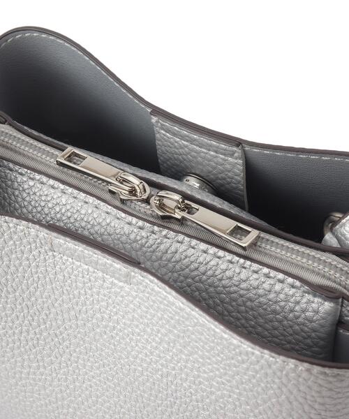 SHOO・LA・RUE（シューラルー）の「◆【軽量】ふわっと軽い 3層ショルダーバッグ（ショルダーバッグ・レディース・ベージュ系4/グレー系4/シルバー・00）」の14枚目の写真