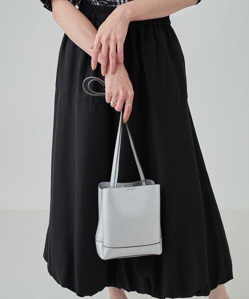 SHOO・LA・RUE（シューラルー）の「◆【軽量】ふわっと軽い 3層ショルダーバッグ（ショルダーバッグ・レディース・ベージュ系4/グレー系4/シルバー・00）」の18枚目の写真