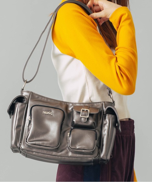 X-girl（エックスガール）の「MULTI POCKET FAUX LEATHER HAND BAG