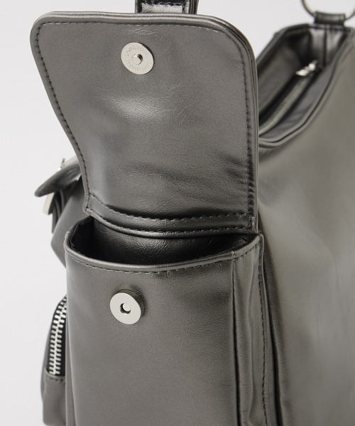 X-girl（エックスガール）の「MULTI POCKET FAUX LEATHER HAND BAG