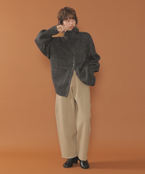 en CAnAF(エンカナフ)の「ハイネック オーバーサイズ ボタン ニット カーディガン(ニット/セーター・レディース・ブラック/グレー/ベージュ/ブラウン・M)」の9枚目の写真