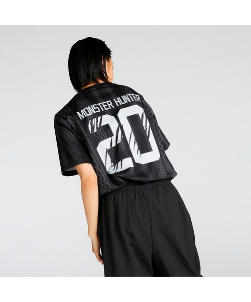 PUMA（プーマ）の「PUMA プーマ ユニセックス PUMA x モンスターハンター フットボール 半袖 Tシャツ（Tシャツ/カットソー・メンズ・ブラック/ホワイト・X-SMALL/X-LARGE/LARGE/MEDIUM/SMALL）」の6枚目の写真