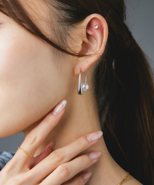 Os accessory(オズアクセサリー)の「Os -オズ- 【金属アレルギー対応】パールキャッチピアス(ピアス(両耳用)・レディース・ゴールド/シルバー・ONE SIZE)」の6枚目の写真