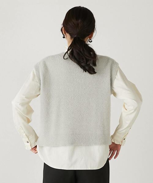 MELROSE claire(メルローズ クレール)の「【落ち着いた煌きラメフェザー大人クルーネックベスト】(ニット/セーター・レディース・キャメル/グレー/チャコールグレー・FREE)」の7枚目の写真
