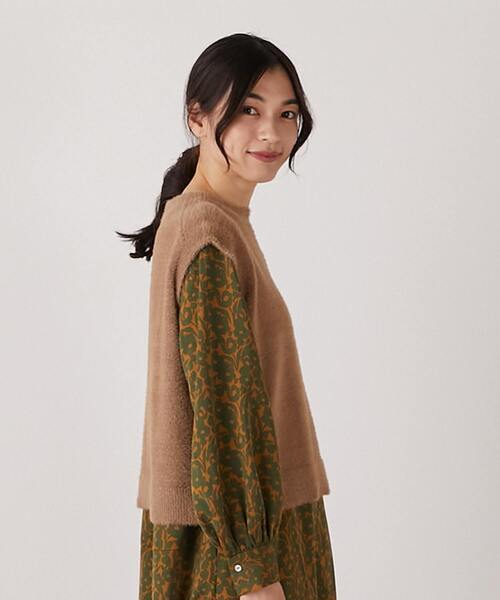 MELROSE claire(メルローズ クレール)の「【落ち着いた煌きラメフェザー大人クルーネックベスト】(ニット/セーター・レディース・キャメル/グレー/チャコールグレー・FREE)」の13枚目の写真