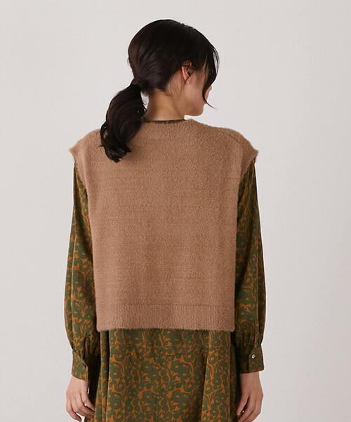 MELROSE claire(メルローズ クレール)の「【落ち着いた煌きラメフェザー大人クルーネックベスト】(ニット/セーター・レディース・キャメル/グレー/チャコールグレー・FREE)」の15枚目の写真