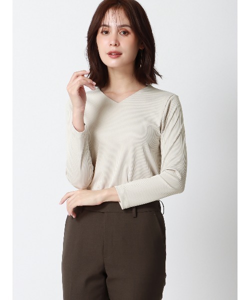 SUIT SQUARE(スーツスクエア)の「Vネックリブプルオーバー 長袖 ウォッシャブル(Tシャツ/カットソー・レディース・ベージュ/グリーン系/ネイビー系・38(9号))」の8枚目の写真