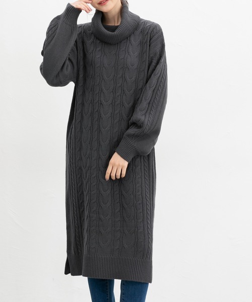 Honeys（ハニーズ）の「ケーブル編ニットワンピース（ワンピース・レディース・スミクロ/ラベンダー/モカ/グレイッシュベージュ・M/L/LL）」の2枚目の写真