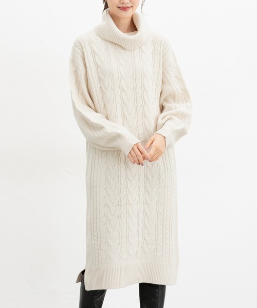 Honeys（ハニーズ）の「ケーブル編ニットワンピース（ワンピース・レディース・スミクロ/ラベンダー/モカ/グレイッシュベージュ・M/L/LL）」の4枚目の写真