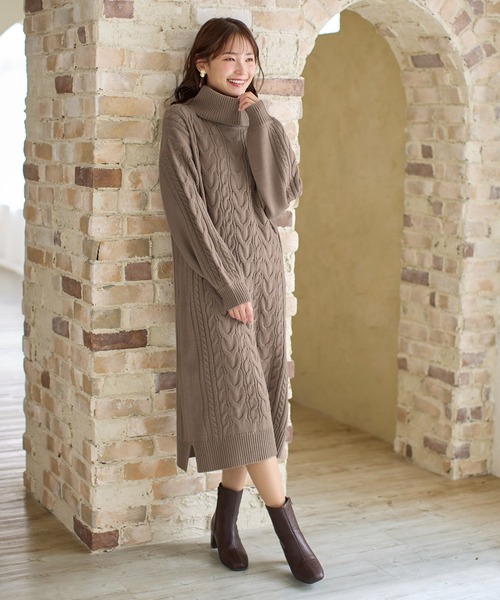 Honeys（ハニーズ）の「ケーブル編ニットワンピース（ワンピース・レディース・スミクロ/ラベンダー/モカ/グレイッシュベージュ・M/L/LL）」の14枚目の写真