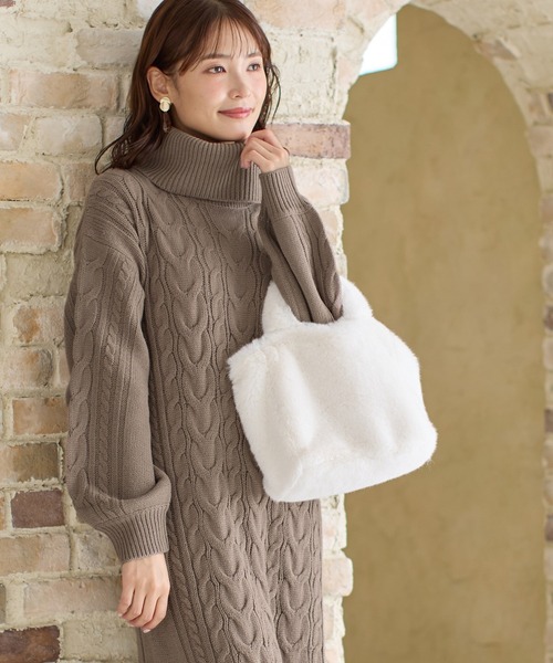 Honeys（ハニーズ）の「ケーブル編ニットワンピース（ワンピース・レディース・スミクロ/ラベンダー/モカ/グレイッシュベージュ・M/L/LL）」の15枚目の写真