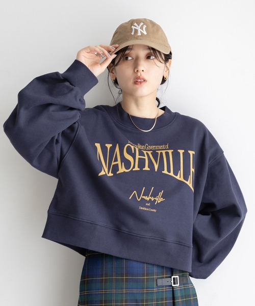 RAGEBLUE(レイジブルー)の「<選べるSHORT&LONG丈>グラフィックプリントスウェット(スウェット・レディース・ホワイト/ブラック/ネイビー/ワインレッド/オフホワイト/その他8/その他4/イエロー・SMALL/MEDIUM)」の6枚目の写真