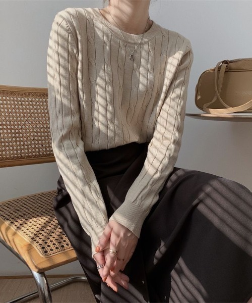 Coo+i(クーイ)の「長袖ケーブルデザインニット(ニット/セーター・レディース・ブラック/ベージュ/チャコールグレー/ホワイト/ブラウン・FREE)」の15枚目の写真