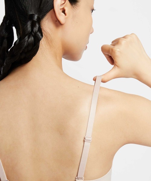 NIKE（ナイキ）の「ナイキ アレート ミニマリスト ウィメンズ ライトサポート パッディド コンバーチブル スポーツブラ / Nike Alate Minimalist Women's Light-Support Padded Convertible Sports Bra FQ3551-207 Particle Beige（スポーツブラ・レディース・ピンクベージュ・2XL(A-B)/2XL(C-E)/L(A-B)/L(C-E)/M(A-C)/M(C-E)/S(A-C)/XL(C-E)/A65）」の8枚目の写真