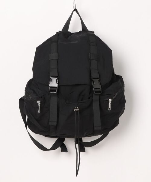 SPINNS(スピンズ)の「ナイロンリュック/Wバックル(バックパック/リュック・メンズ・ブラック/グレー・ONESIZE)」の2枚目の写真