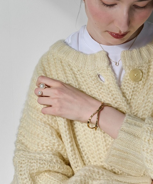 Phoebe（フィービィー）の「トップクロスワイドカフバングル<動画あり>（バングル/リストバンド・レディース・イエローゴールド・FREE）」の8枚目の写真