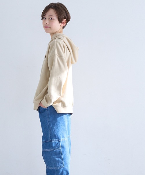 coca（coca）（コカ）の「キッズ　裏毛胸刺繍プルパーカー（パーカー・キッズ・チャコール/ベージュ・150/140/130/120）」の9枚目の写真