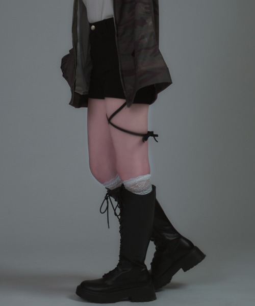 tinkerend(ティンカーエンド)の「Strap Short Pants / ストラップショートパンツ(デニムパンツ・レディース・ブラック・2/1)」の3枚目の写真