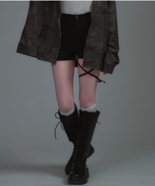 tinkerend(ティンカーエンド)の「Strap Short Pants / ストラップショートパンツ(デニムパンツ・レディース・ブラック・2/1)」の11枚目の写真