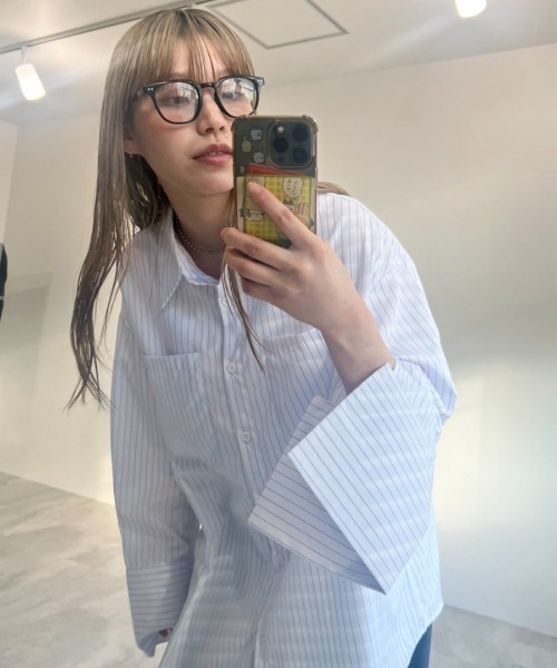 ABYS(アビス)の「BIGポケットオーバーサイズストライプシャツ(シャツ/ブラウス・レディース・ブルー/ホワイト・FREE)」の1枚目の写真