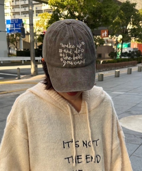kutir（クティール）の「kutirlune／メッセージ刺繍キャップ（キャップ・レディース・ブラック/ダークブラウン/ピンク・FREE）」の2枚目の写真