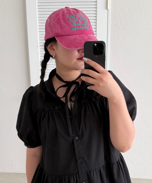 kutir（クティール）の「kutirlune／メッセージ刺繍キャップ（キャップ・レディース・ブラック/ダークブラウン/ピンク・FREE）」の3枚目の写真