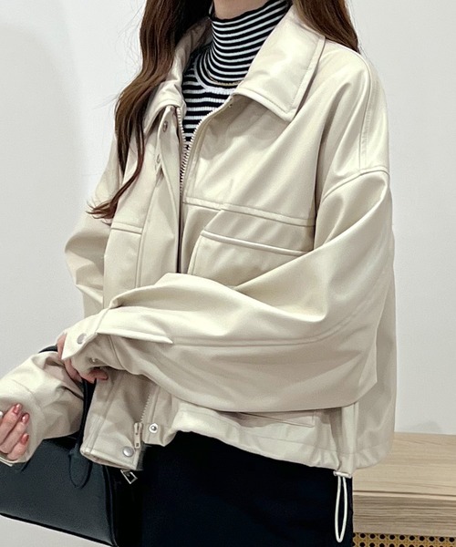 Futier land（フューティアランド）の「裾ドロストソフトフェイクレザージャケット（ライダースジャケット・レディース・アイボリー/ブラック・MEDIUM）」の11枚目の写真