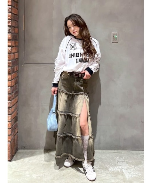【LAGUA GEM】CUT OFF FLARE デニムスカート LAGUA GEM（ラグアジェム）の「CUT OFF FLARE デニムスカート（デニム